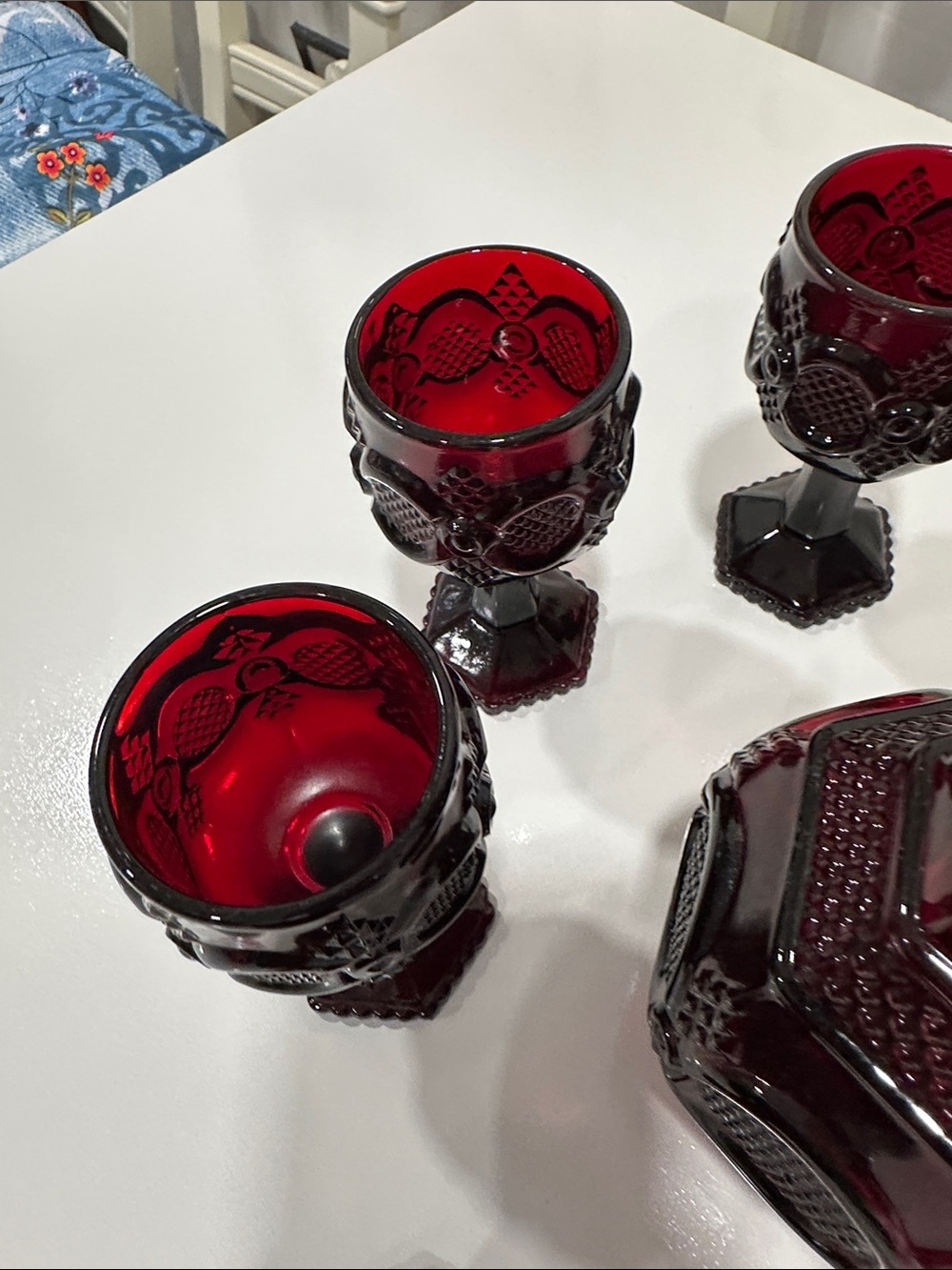 Avon Ruby Red Pressed Glass Decanter and Goblet Set - Picture 15 of 16